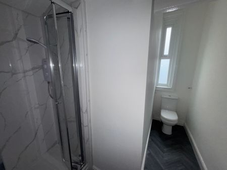 Withnell Road F3, Blackpool - Photo 2