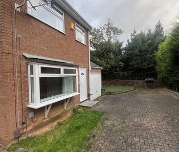 3 Bed Detached House, Middleton Road, LS10 - Photo 4