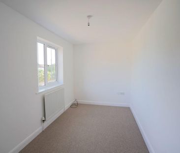 2 bedroom semi-detached house to rent - Photo 4