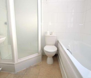 Sandy Hill Road, London, SE18 - Photo 3