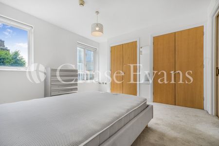 4 bedroom terraced property to rent - Photo 3