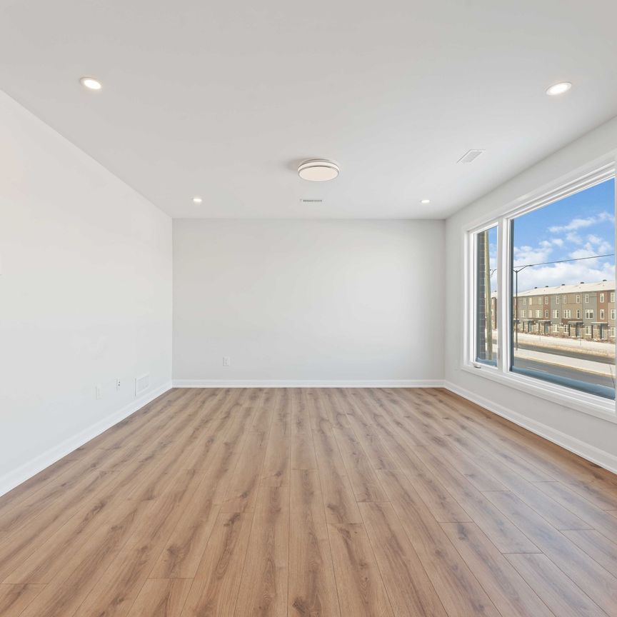 For Lease - 1213 Creekway Private, Kanata, Ontario - Photo 1