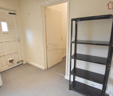 2 Bedroom Ground Floor Flat - Photo 4