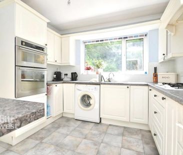 3 bedroom chalet to rent - Photo 5