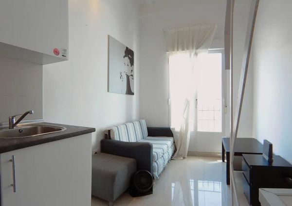 Calle de Antonio Zamora, Madrid, Community of Madrid 28011