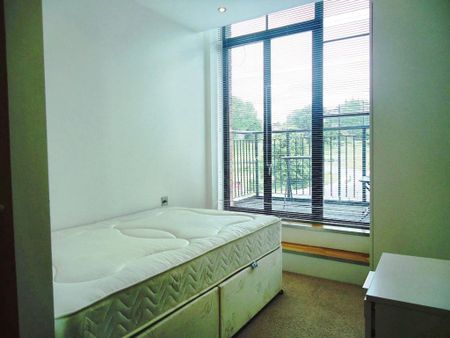 2 bedroom flat to rent - Photo 3