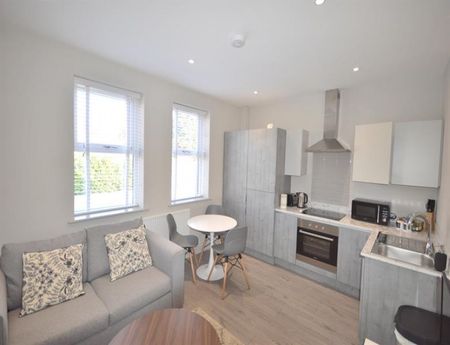 1 Bedroom Apartment To Let - Photo 2