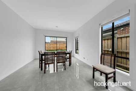 Luxurious double master bedroom home in Donnybrook - Photo 3