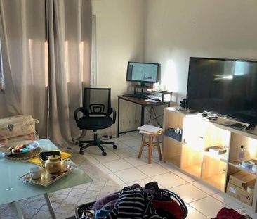 Location Appartement 3 pièces 77m² VAULX EN VELIN 69120 - Photo 2