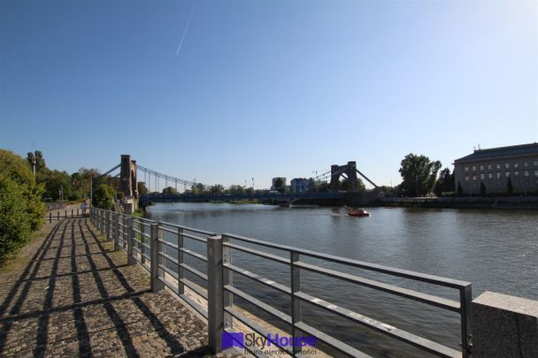 Wrocław, Śródmieście, Plac Grunwaldzki - Photo 1