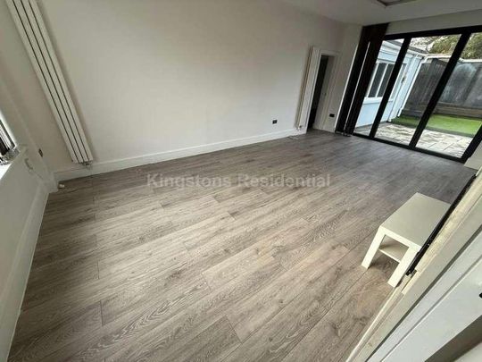 Cyncoed Crescent, Cyncoed, CF23 - Photo 1