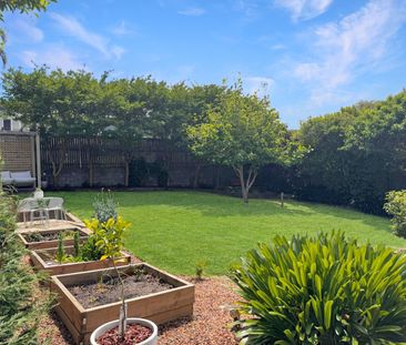 32 Sun Hill Drive, Merewether Heights NSW 2291 - Photo 6