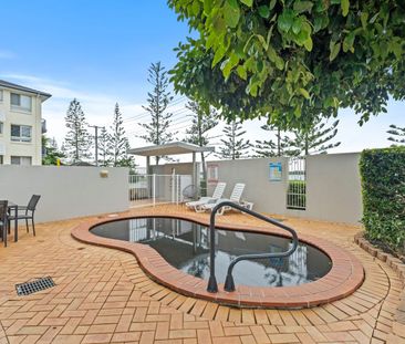 Stunning Waterfront Living - Photo 4