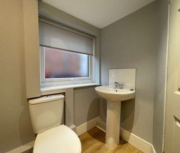 2 bedroom ground floor flat to rent - Photo 5