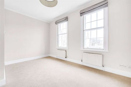 light and spacious one-bedroom apartment on the second floor (without lift) of a period building in Chelsea SW3. - Photo 2