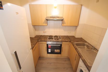 1 bedroom Flat to let - Photo 4