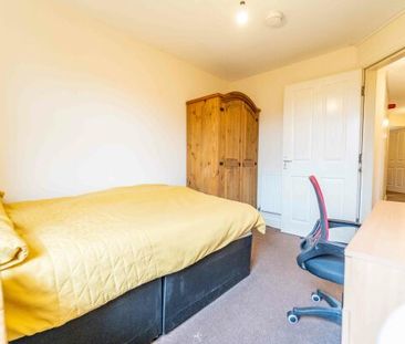 Room 9, First Floor Flat, Park farm House, 103 Haxby Road - Photo 3