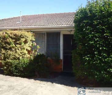 "SPACIOUS ONE BEDROOM" - Photo 5