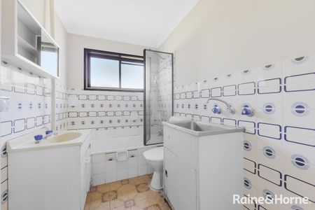 Charming 2-Bedroom flat for Lease in St Albans - Photo 4