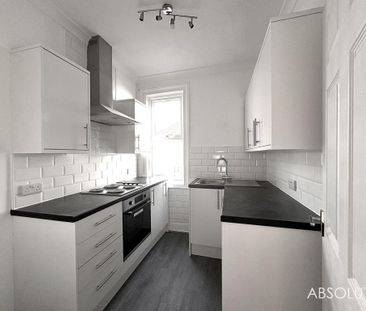 3 bedroom flat to rent - Photo 4