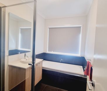 Bright & Beautiful! - Photo 5