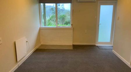 3BR Double Glazed Townhouse in Khandallah - Photo 5