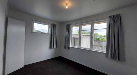 3 Bedroom Home in Hillcrest - Photo 3