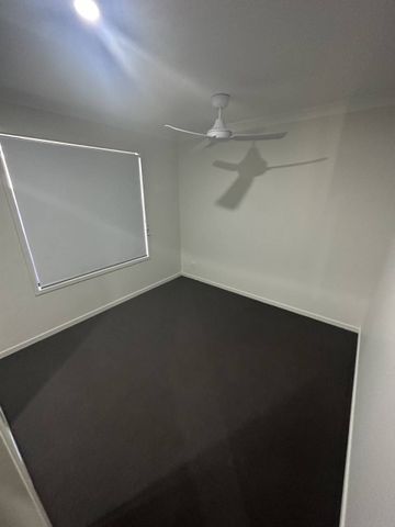 Charming 4 Bedroom Home In Blacks Beach - Photo 2