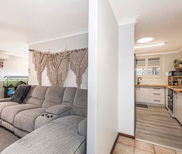 Renovated 3x1 in a Beachside Location with lawnmowing included - Photo 2