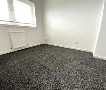 3 bedroom end of terrace house to rent - Photo 4