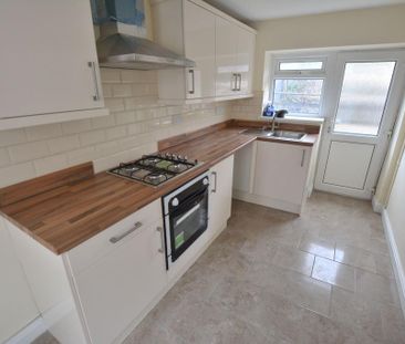 2 bedroom terraced house to rent - Photo 3