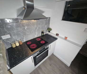 5 bedroom house of multiple occupation to rent - Photo 4