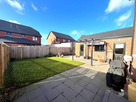 18 Highgrove Mews, Carrickfergus, BT38 9UD - Photo 3