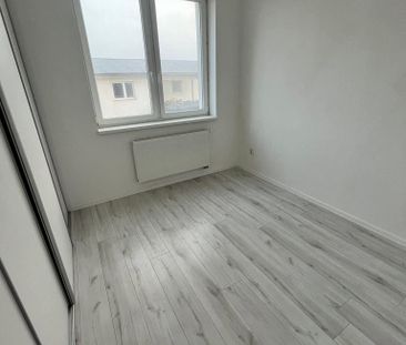 Moderný 2- izbový byt na prenájom v Hlohovci - Photo 2