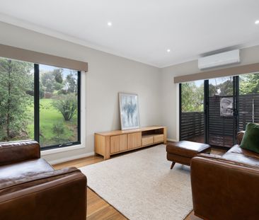 3/9 Louis Street, Greensborough - Photo 2