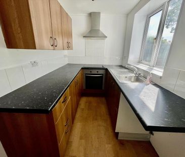 2 bedroom semi-detached house to rent - Photo 2