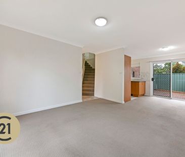 Spacious Two-Storey Townhouse in Prime Kellyville Location - Photo 3