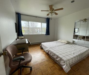 Large 5&1/2, close to public transportation - Photo 3