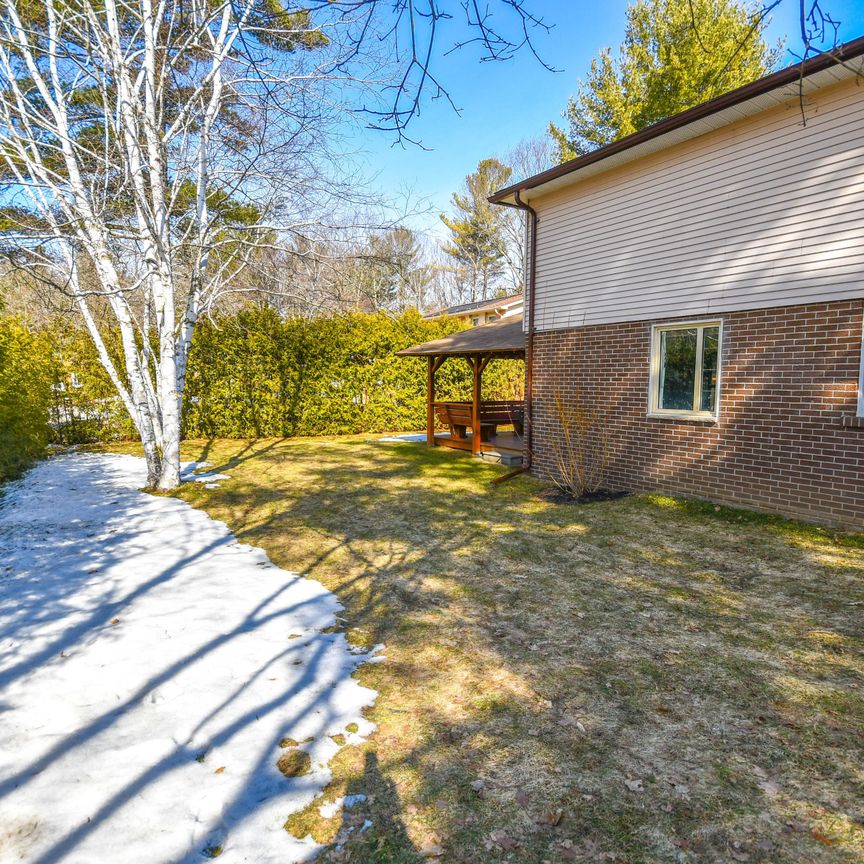 For Lease - 197 Browning Trail Unit# Upper Unit, Barrie, Ontario - Photo 1