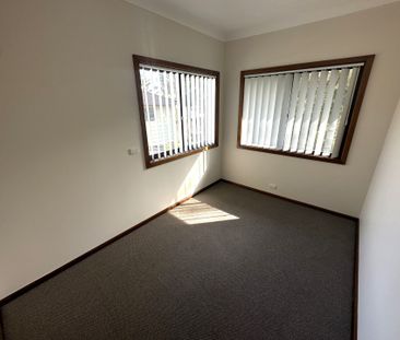 Lakeside Family Home - Photo 4