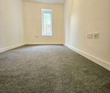 2 Bed Flat, Morgan Close, LU4 - Photo 4