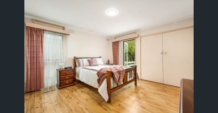 Spacious Family Home in Strathmore Village - Photo 5