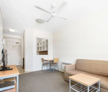 Furnished apartment on vibrant Lygon Street - Photo 1