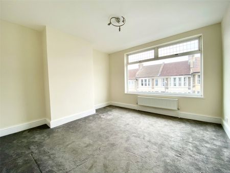 3 Bedroom - Photo 4