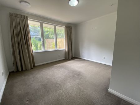 16 Duncan Street, Tawa - Photo 3