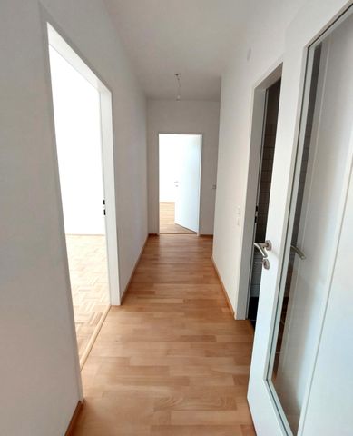 Großzügige Wohnung ab sofort beziehbar - Foto 2