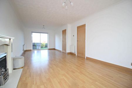 4 bedroom detached house to rent - Photo 3