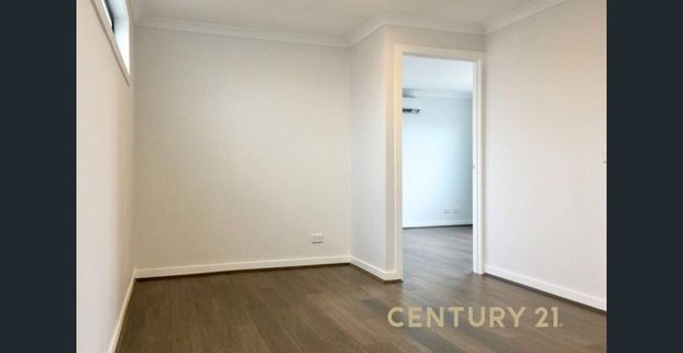 Modern Townhouse Living - Photo 1