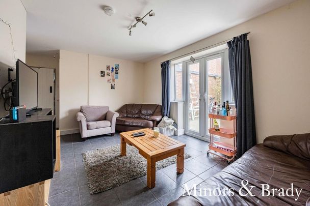 7 bedroom end of terrace house to rent - Photo 1