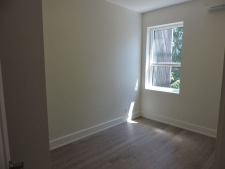 For Lease - 1555 Bloor Street Unit# 4, Toronto, Ontario - Photo 4